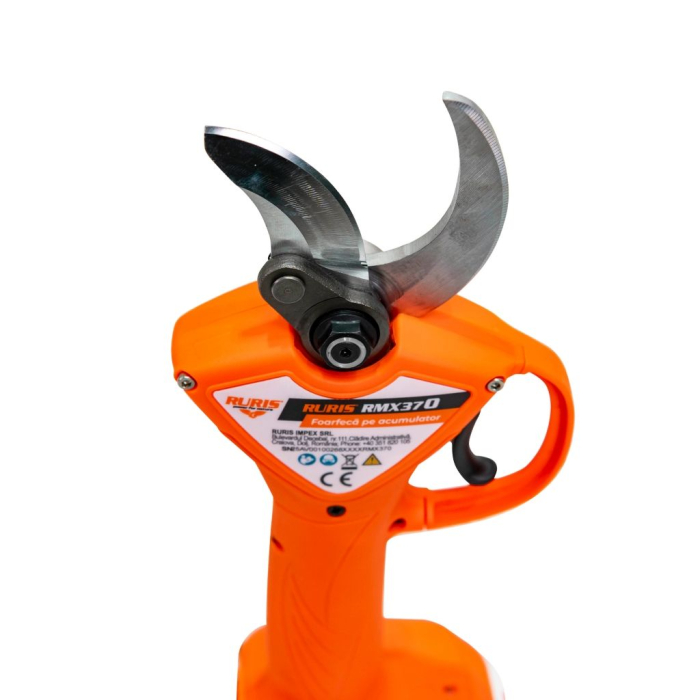 Foarfecă electrică de grădină RMX 370, 840W, fără perii, 37 mm, acumulator Li-Ion 20V 4Ah, tăiere rapidă, set complet cu accesorii, puternică și eficientă [3]