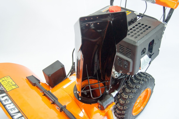 Freză de zăpadă Everest 1009, motor Loncin Winter Engine 12,5 CP, 420 cc, pornire electrică la cheie, lățime de lucru 107 cm, refulare 15 m, încălzire mânere, far LED [11]