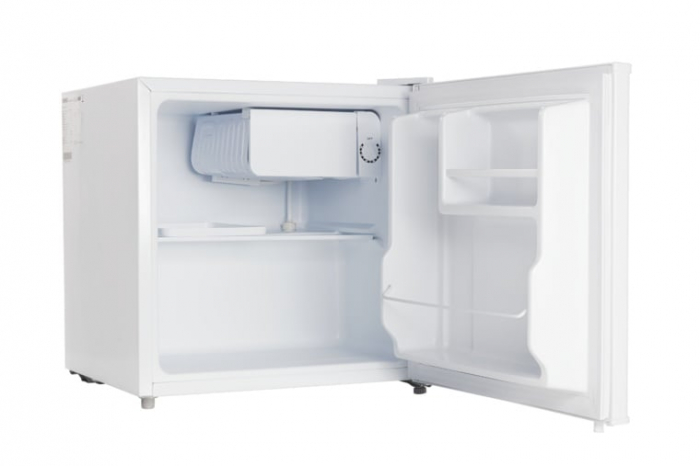 Frigider minibar cu o usa VIVAX MF-45E, 43L, Clasa E, Termostat reglabil, Compartiment gheata, Usa reversibila, Suprafata painted metal, Raft de Sticla securizata, H 50 cm, Alb [3]