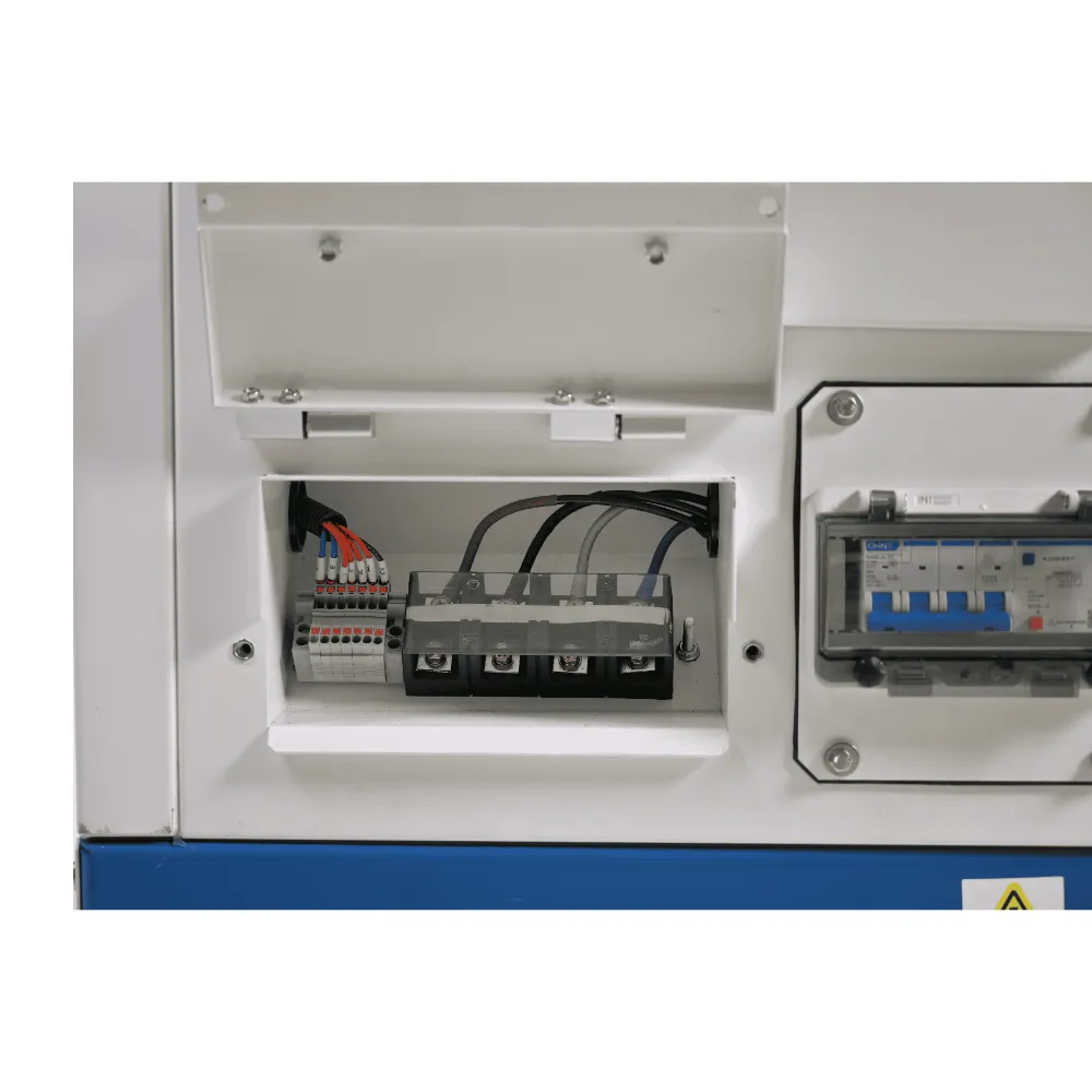 Generator Diesel Trifazat Hyundai DHY40L, 32 kW / 40 kVA Nominal, 35 kW / 44 kVA Maxim, 400/230 V, Motor YTO 3.6 L, AVR, Pornire Electrică, Insonorizat [6]