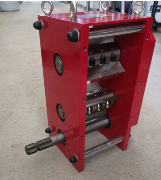 Modul tocător crengi AM-80 BD PTO Tehno MS – echipament robust cu 6 cuțite din oțel, pentru prelucrarea ramurilor și resturilor lemnoase [2]