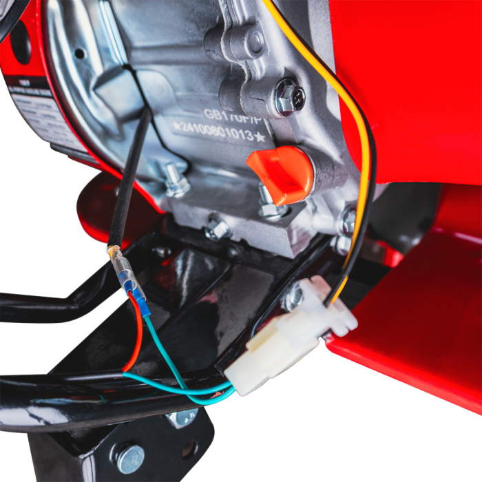 Motocultor Raider RD-WT15, 7 CP, motor 4 timpi, 2+1 viteze, lățime de lucru 300–1200 mm, adâncime 150–350 mm [7]