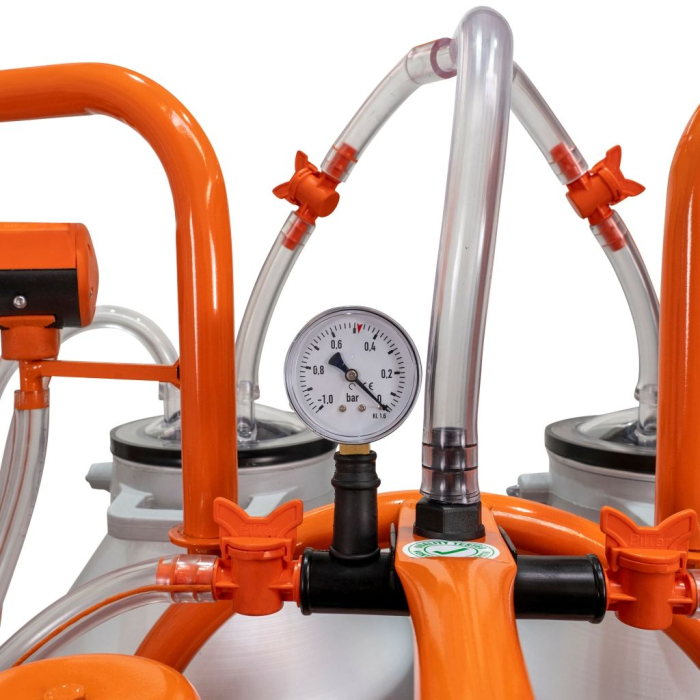 Mulgătoare Făgăraș Lact 901, motor 550 W, 2 posturi de mulgere, 2 bidoane aluminiu 30 L, pompă vacuum 200 L/min, tanc vacuum 18 L, 220V [7]