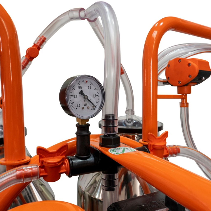 Mulgătoare Făgăraș Lact 902, motor 550 W, 2 posturi de mulgere, 2 bidoane inox 30 L, pompă vacuum 200 L/min, tanc vacuum 18 L, 220V [7]