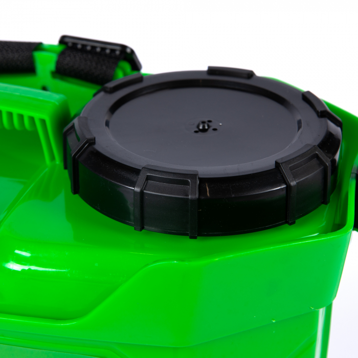 Pompa de stropit cu acumulator 12 V-8Ah, presiune 5.5 bar, debit apa 2.9L/min, Micul Fermier 16L, MF-PA1006-S001-G01 [15]