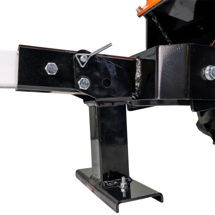 Tocător de crengi RURIS ST500, motor pe benzină 15 CP, diametru maxim de tăiere 100 mm, capacitate de tocare lemn verde până la 1000 kg/oră, turație 3600 rpm, rezervor combustibil 6,5 L, 2 roți [9]
