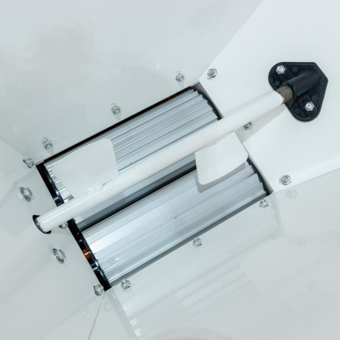 Zdrobitor struguri RURIS HT100, capacitate 57L, 800-1000 kg/h, role aluminiu, cuvă tablă vopsită, acționare manuală [6]