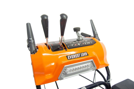 Freză de zăpadă Everest 1009, motor Loncin Winter Engine 12,5 CP, 420 cc, pornire electrică la cheie, lățime de lucru 107 cm, refulare 15 m, încălzire mânere, far LED [2]