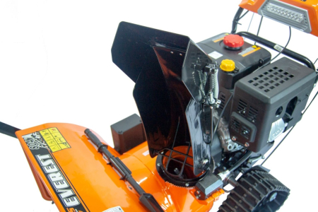 Freză de zăpadă Everest 804, motor Loncin Winter Engine 8,5 CP, 302 cc, transmisie diferențială cu disc de fricțiune, pornire electrică, lățime de lucru 76 cm, adâncime 54 cm, refulare până la 15 m [3]