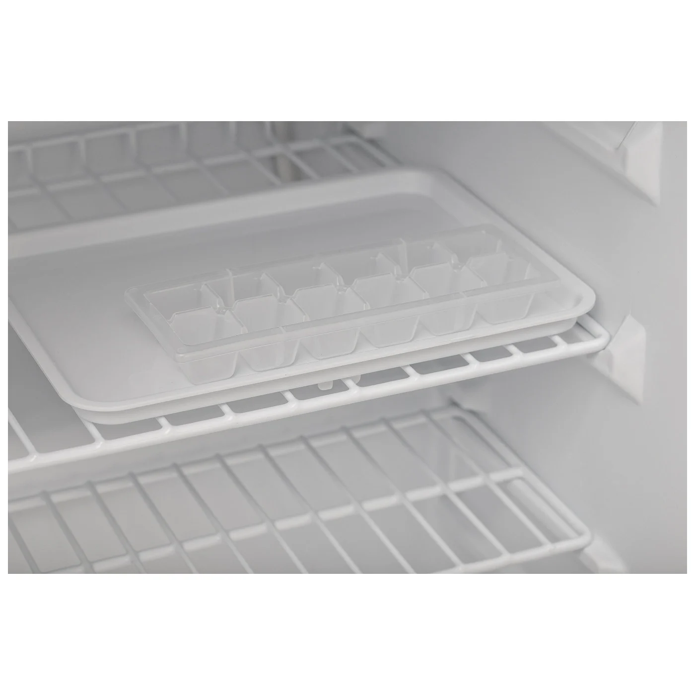 Frigider Compact LDK BC-68W, Capacitate 66L, Termostat Ajustabil, 2 Rafturi Frigider și 2 Rafturi pe Ușă, Consum 99 kWh/an, Alb [3]