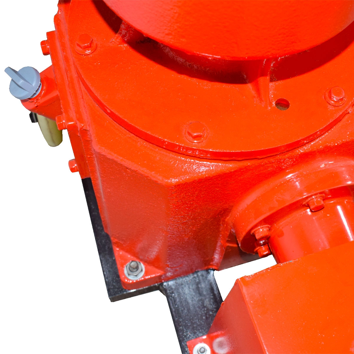 https://gomagcdn.ro/domains/tehno-ms.com/files/product/original/granulator-furaje-kl-200-motor-7-5kw-1500-rpm-380v-300kg-h-fara-motor-1244-5103.jpg [5]