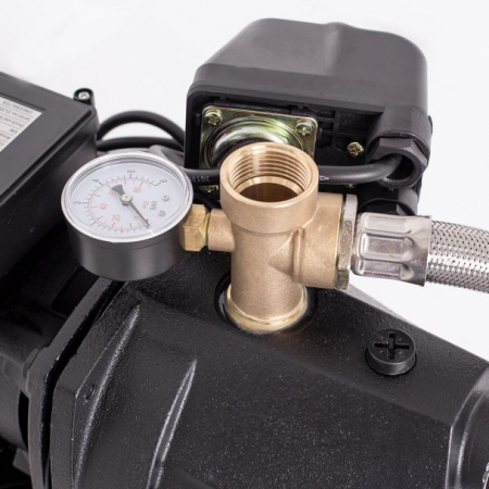 Hidrofor cu pompa autoamorsanta Wasserkonig FL497525, fonta, putere 950 W, debit 4500 l/h, inaltime refulare 49 m, vas de expansiune 24 l [5]