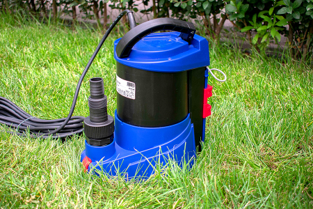 Pompa de drenaj pentru apa curata Gmax cu nivel minim de aspiratie Q550115, Debit  10 m3/h, Putere 550 w, Plutitor integrat [1]