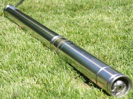 Pompa submersibila de foraj Gmax 75QJD122-0.55, diametru pompa 75 mm, debit 2.8 m3/h, putere 550 w, coloana de apa 79 m [3]