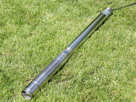 Pompa submersibila de foraj Gmax 75QJD122-0.55, diametru pompa 75 mm, debit 2.8 m3/h, putere 550 w, coloana de apa 79 m [1]