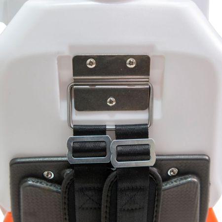 Pulverizator electric RURIS RSE 1800 PRO, rezervor 18 L, baterie Li-Ion 20V 4Ah, autonomie până la 2,5 ore, debit 4,5 L/min, presiune 87 PSI (6 bari), lance telescopică metalică, display LED [6]
