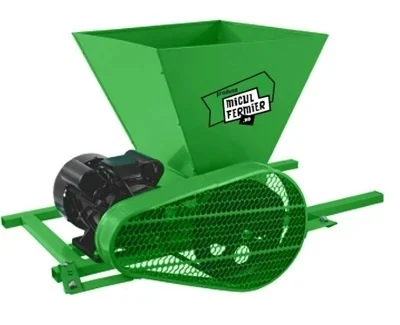 Zdrobitoare-Teascuri-Razatori - Zdrobitor electric pentru struguri Micul Fermier, putere 0.55 kW, capacitate cuva 30 litri, productivitate 500 kg/h