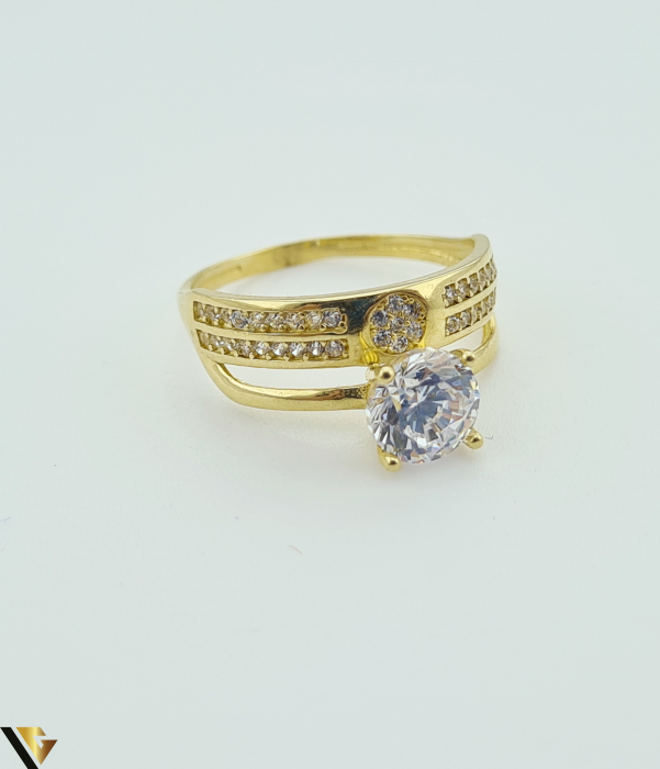 Inel din aur 14k, 585 2.72 grame Latime inelului la partea superioara este de 6.3mm Diametrul inelului este de 17.2mm Masura standard RO: 54 si UE: 14 Marcaj cu titlul "585" Locatie Harlau [2]