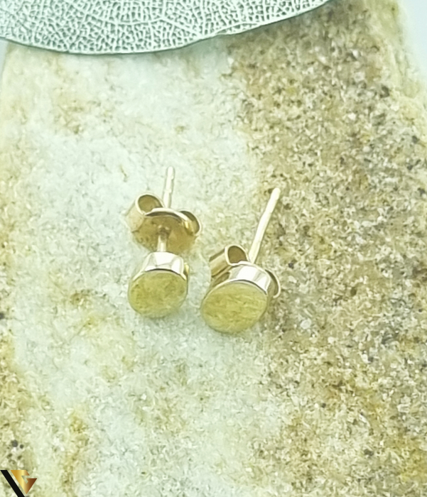 Cercei din aur 14k, 585 Greutate: 1.03 grame Dimensiuni: 4 mm / 7 mm Sistem de prindere: tija + fluturas Marcaj / titlu: 585 Locatie: HARLAU Tel: 0723353111 [3]
