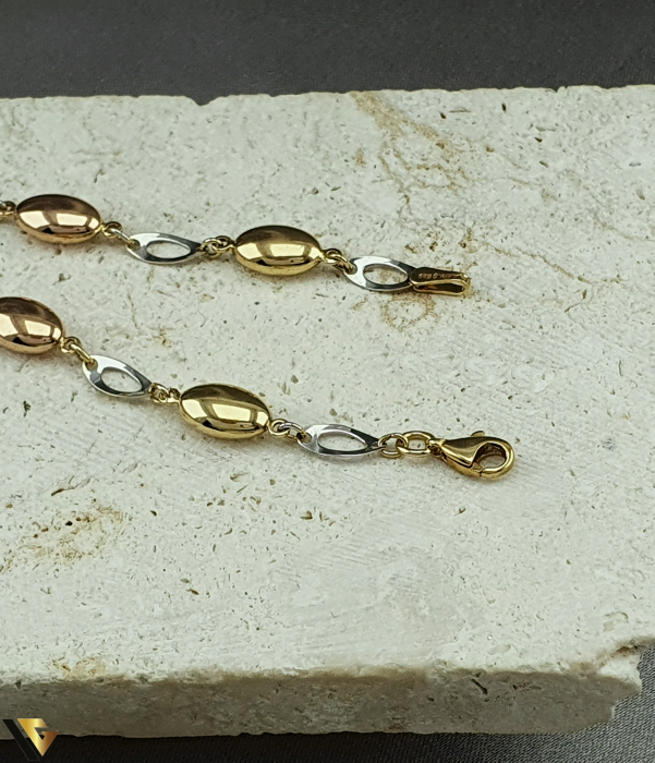 Bratara aur 14K Greutate: 3.86 gr Lungime: 20.5 cm Marcaj / titlu "585" Locatie: Bacau Calea Marasesti Tel: 0756943079 [2]