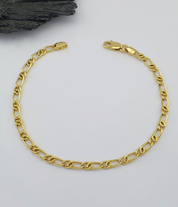 Bratara aur 18k Greutate: 2.85 g Lungime: 19,5 cm Latime: 4 mm Marcaj / Titlu: "750" Stare: Pre-Owned / Foarte Buna Locatie: Bacau Calea Marasesti Tel:0756943079 [1]