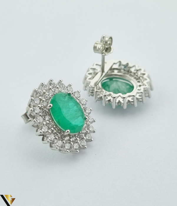 Cercei din argint 925 5.34 grame Cristale de zirconiu Piatra Paraiba, cu dimensiunea de 8 mm / 10 mm Lungimea este de 18 mm Latimea este de 16 mm Produs NOU, Rodiat Marcaj cu titlul "925" Locatie HARLAU [4]
