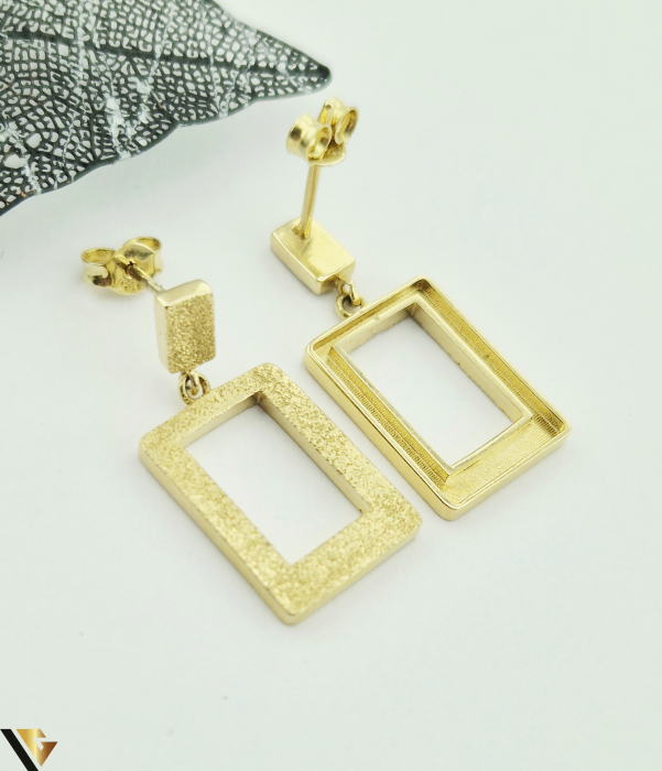 Cercei aur 14k Greutate: 3.56 grame Lungime: 24.12 mm Latime: 11.30 mm Marcaj / titlu: 585 Locatie: HARLAU Tel: 0723353111 [2]