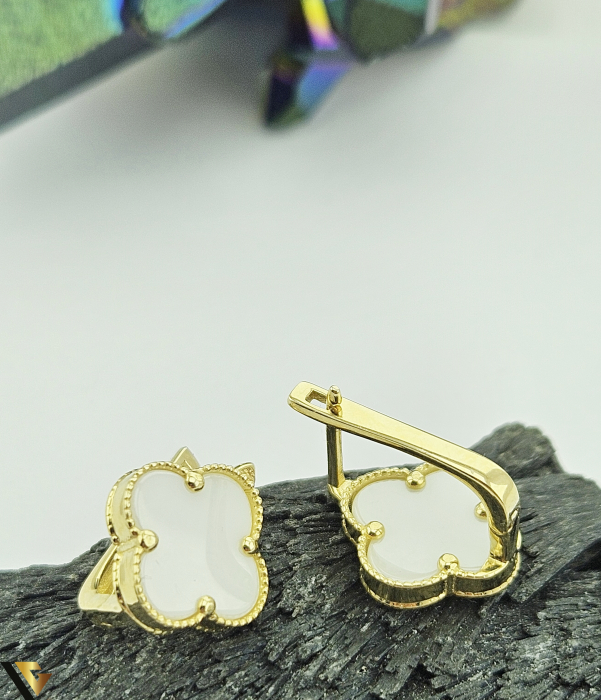 Cercei aur 14k, ceramica Greutate: 4.53 g Lungime: 15 mm Latime: 13 mm Diametru forma decorativa: 13 mm Marcaj / titlu: "585" Locatie: HARLAU Tel : 0723353111 [3]