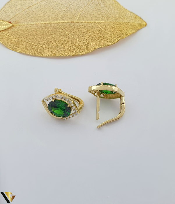 Cercei aur 14k, Cristale de zirconiu Greutate: 2.88 grame Lungime: 14 mm Latime: 10 mm Marcaj / titlu: 585 Locatie: Bacau Calea Marasesti Tel: 0756943079 [2]