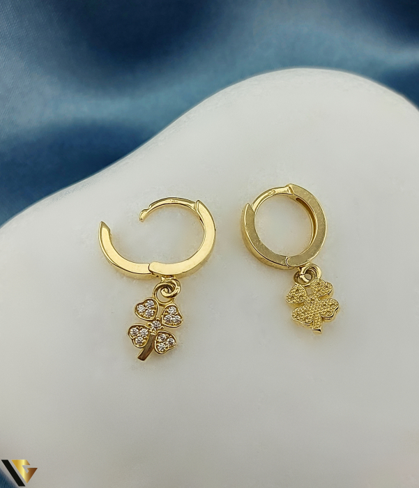 Cercei din aur 14k, Cristale de zirconiu, trifoi Greutate: 2.60 grame Lungime: 24 mm Latime: 7 mm Marcaj / titlu: ''585'' Locatie: Bacau Calea Republicii Tel: 0758108978 [2]
