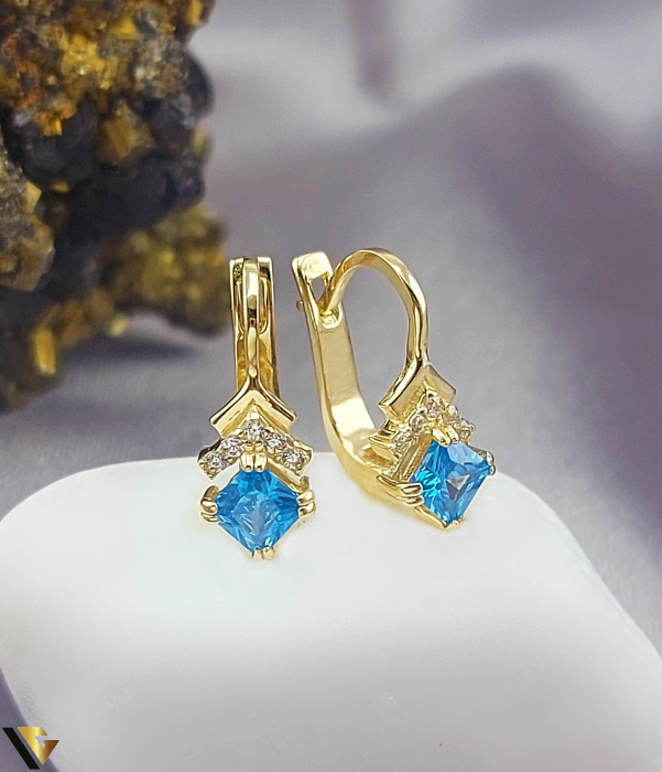 Cercei aur 14k, Cristale de zirconiu Greutate: 2.67 gr Lungime: 15 mm Latime: 7 mm Marcaj / titlu: "585" Locatie: Bacau Calea Marasesti Tel: 0756943079 [1]