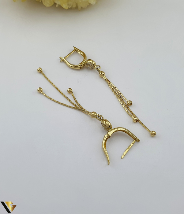 Cercei cu lant aur 14k, Cristale de zirconiu Greutate: 3.23 grame Lungime: 65 mm Latime: 3 mm Marcaj / titlu: 585 Locatie: Bacau Calea Marasesti Tel: 0756943079 [2]