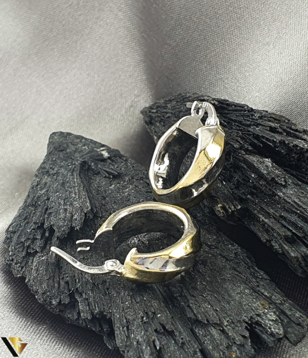 Cercei aur 14k Greutate: 2.08 grame Diametru interior: 11 mm Latime: 5.5 mm Marcaj / titlu: 585 Locatie: Bacau Calea Marasesti Tel: 0756943079 [2]