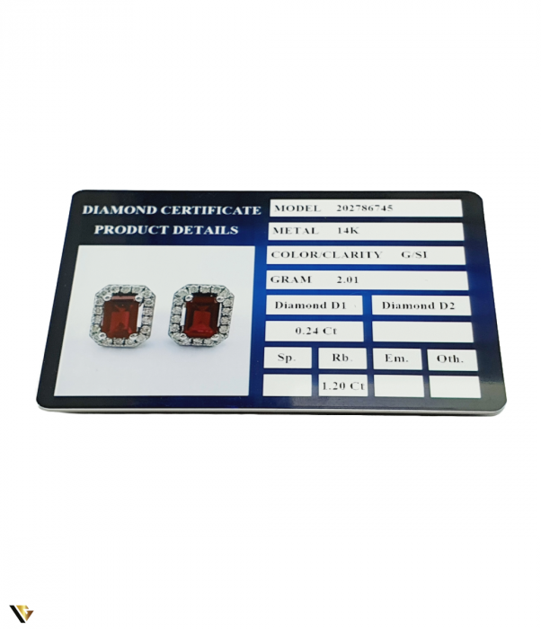 Cercei Aur alb 14K  Greutate : 2.01 grame Diamante "Briliant Cut", totalizand 0.24 ct  Stralucire intensa, avand claritate "SI" si culoare "G" Rubin central "Emerald cut " de 0.60 ct fiecare , totalizand 1.20 ct , cu dimensiuni de 6 mm / 4 mm  Lungime : 4.70 mm Marcaj cu titlul "585"  Locatie Bacau Calea Marasesti Contact : 0756943079 [4]