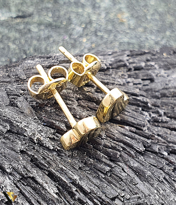 Cercei din aur 14k, 585 INIMA INIMIOARA PERFECT Greutatea: 1.04 gr Dimensiuni maxime cercei 6 mm / 5 mm Marcaj cu titlul "585" Locatie Pascani Telefon: 0756970372 [3]