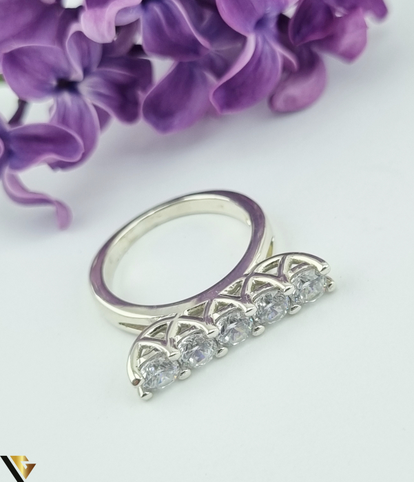 Inel Argint 925, cubic zirconia Greutate: 4.96 grame Diametru inel: 17.50 mm Masura: UE 15 / RO 55 Marcaj cu titlul "925" Locatie: Harlau 0723 353 111 [2]