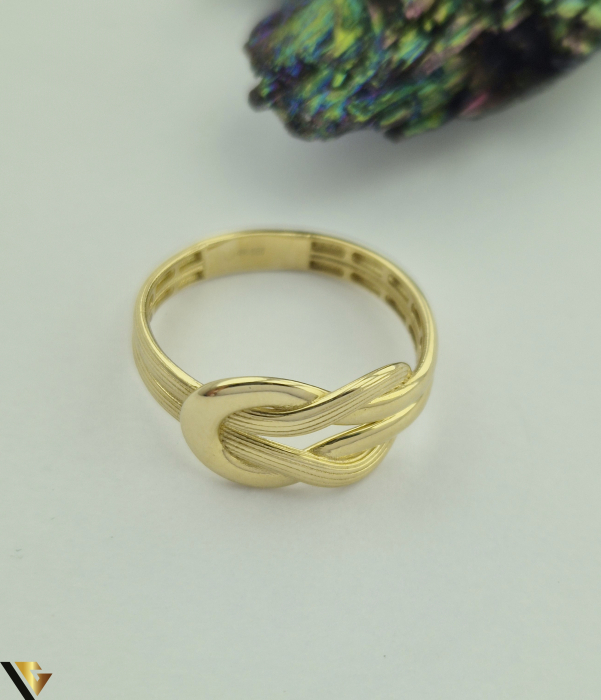 Inel  aur 14k Greutate: 2.19 grame Latime maxima superioara 9.96mm Diametrul inelului este de 18.70 mm Masura UE: 19 si RO: 59 (circumferinta) Marcaj / titlul "585" Locatie: Harlau  0723 353 111 [2]