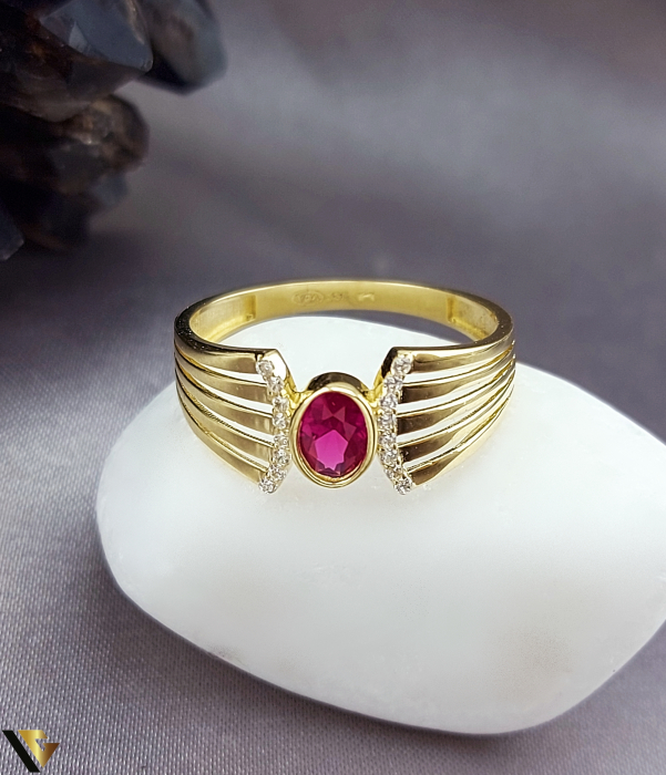 Inel aur 14k, Cristale de zirconiu, PIATRA ROSIE, CULOARE RUBIN Greutate: 2.38 grame Latime: 10 mm Diametru: 19.25 mm Masura: UE 21 / RO 61 (circumferinta) Marcaj /  titlu: "585" Locatie: Bacau Calea Republicii Tel: 0758108978 [2]