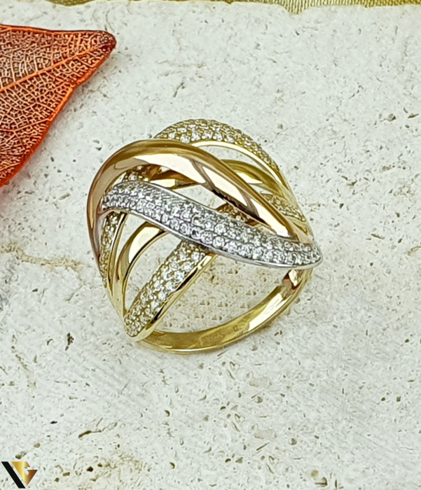Inel aur 14k, Cristale de zirconiu Greutate: 4.32 grame Latime: 22 mm Diametru: 18.25 mm Masura: UE 17 / RO 57 (circumferinta) Marcaj /  titlu: "585" Locatie: Bacau Calea Marasesti Tel: 0756943079 [1]