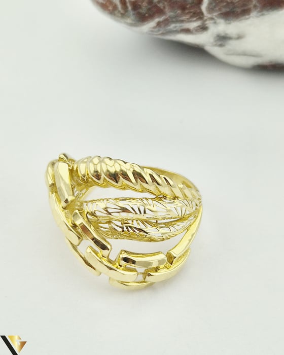 Inel  aur 14k Greutate: 3.00 grame Latime maxima superioara 16mm Diametrul inelului este de 18 mm Masura UE: 17 si RO: 57 (circumferinta) Marcaj / titlul "585" Locatie: Harlau  0723 353 111 [2]