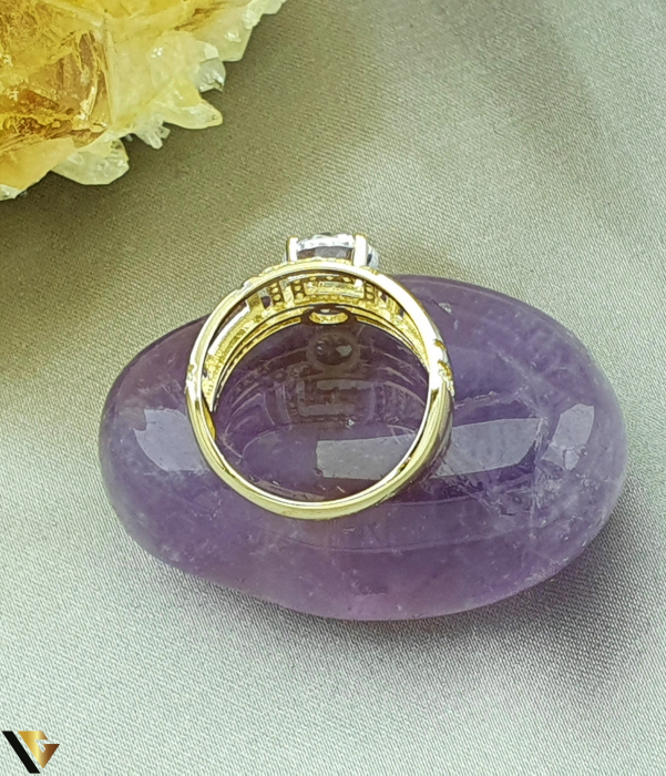 Inel aur 14k, Cristale de zirconiu Greutate: 5.00 grame Latime: 13 mm Diametru: 17.75 mm Masura: UE 16 / RO 56 (circumferinta) Marcaj /  titlu: "585" Locatie: Bacau Calea Marasesti Tel: 0756943079 [2]