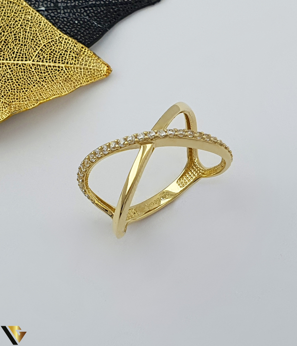 Inel aur 14k, Cristale de zirconiu Greutate: 2.64 grame Latime: 12 mm Diametru: 18.25 mm Masura: UE 17 / RO 57 (circumferinta) Marcaj /  titlu: "585" Locatie: Bacau Calea Marasesti Tel: 0756943079 [1]