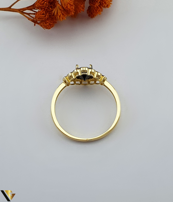 Inel aur 14k, Cristale de zirconiu negre Greutate: 1.62 grame Latime: 10 mm Diametru: 18.25 mm Masura: UE 17 / RO 57 (circumferinta) Marcaj /  titlu: "585" Locatie: Bacau Calea Marasesti Tel: 0756943079 [2]