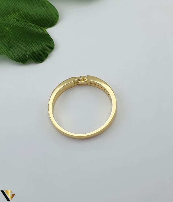 Inel aur 14k, Cristale de zirconiu Greutate: 2.19 grame Latime: 3.2 mm Diametru: 17.75 mm Masura: UE 16 / RO 56 (circumferinta) Marcaj /  titlu: "585" Locatie: Bacau Calea Marasesti Tel: 0756943079 [2]