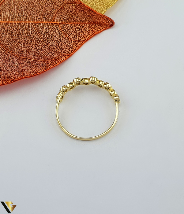 Inel aur 14k, Cristale de zirconiu Greutate: 1.22 grame Latime: 4 mm Diametru: 18.25 mm Masura: UE 17 / RO 57 (circumferinta) Marcaj /  titlu: "585" Locatie: Bacau Calea Marasesti Tel: 0756943079 [2]