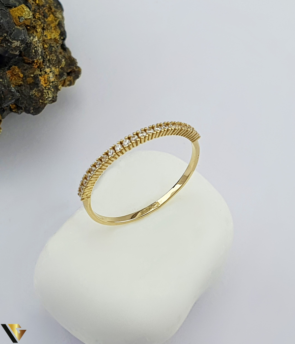Inel aur 14k, Cristale de zirconiu Greutate: 0.88 grame Latime: 2 mm Diametru: 17.75 mm Masura: UE 16 / RO 56 (circumferinta) Marcaj /  titlu: "585" Locatie: Bacau Calea Marasesti Tel: 0756943079 [1]