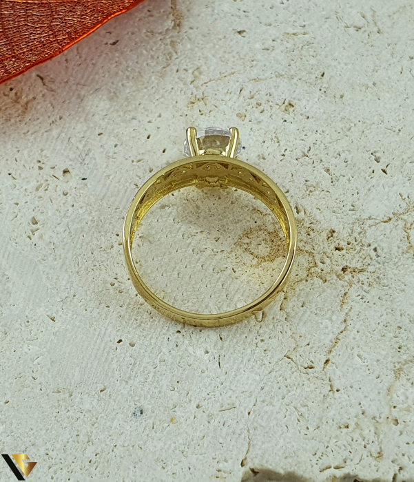 Inel aur 14k, Cristale de zirconiu Greutate: 3.54 grame Latime: 10 mm Diametru: 19,20 mm Masura: UE 19 / RO 59 (circumferinta) Marcaj /  titlu: "585" Locatie: Bacau Calea Marasesti Tel: 0756943079 [3]