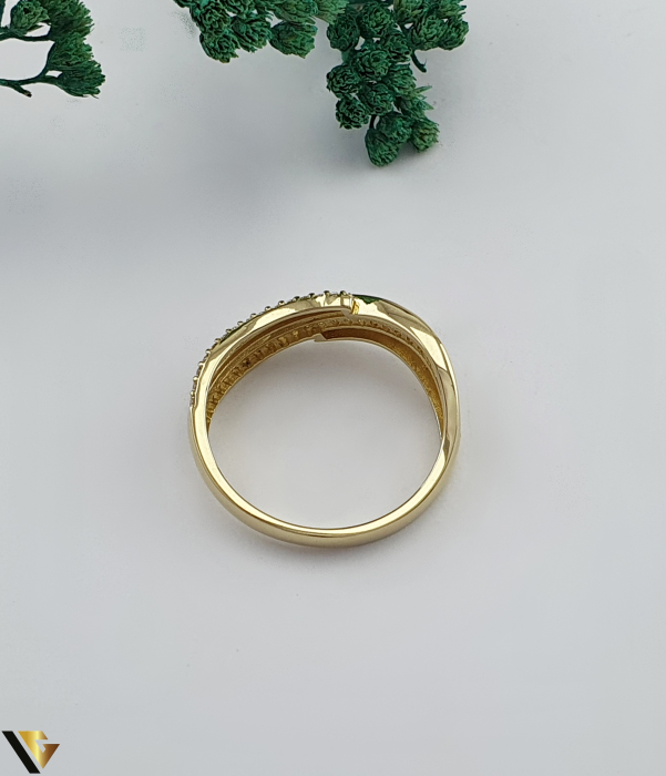 Inel aur 14k, Cristale de zirconiu Greutate: 2.39 grame Latime: 8 mm Diametru: 18.10 mm Masura: UE 17 / RO 57 (circumferinta) Stare: Pre-owned / Foarte Buna Marcaj /  titlu: "585" Locatie: Bacau Calea Marasesti Tel: 0756943079 [2]