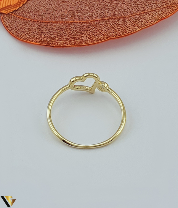 Inel aur 14k, Cristal de zirconiu Greutate: 1.04 grame Latime: 9 mm Diametru: 17 mm Masura: UE 13 / RO 53 (circumferinta) Marcaj /  titlu: "585" Locatie: Bacau Calea Marasesti Tel: 0756943079 [3]