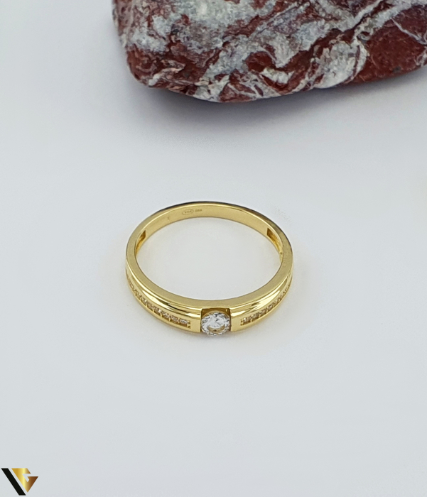 Inel aur 14k, Cristale de zirconiu Greutate: 2.51 grame Latime: 4 mm Diametru: 18.40 mm Masura: UE 18 / RO 58 (circumferinta) Marcaj /  titlu: "585" Locatie: Bacau Calea Marasesti Tel: 0756943079 [2]